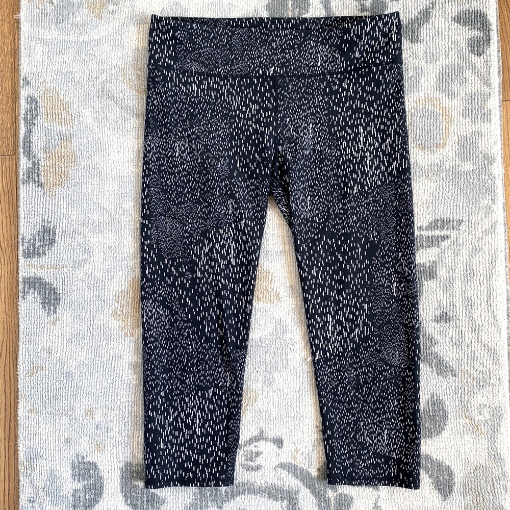 Fabletics constellation Black & White Cropped Leggings Define Mid-Rise Capri
